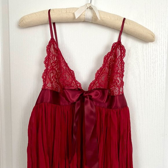 Victoria's Secret Red Pleated Babydoll Chemise with Lace Chiffon Satin - Picture 2 of 16